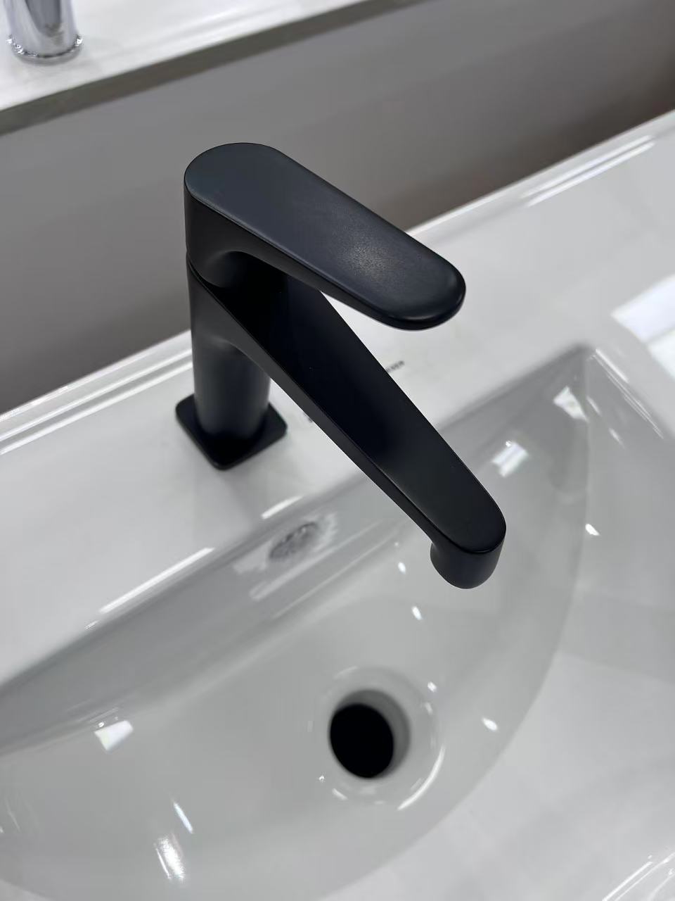 Nero Black Basin Mixer - Floor Display Clearance