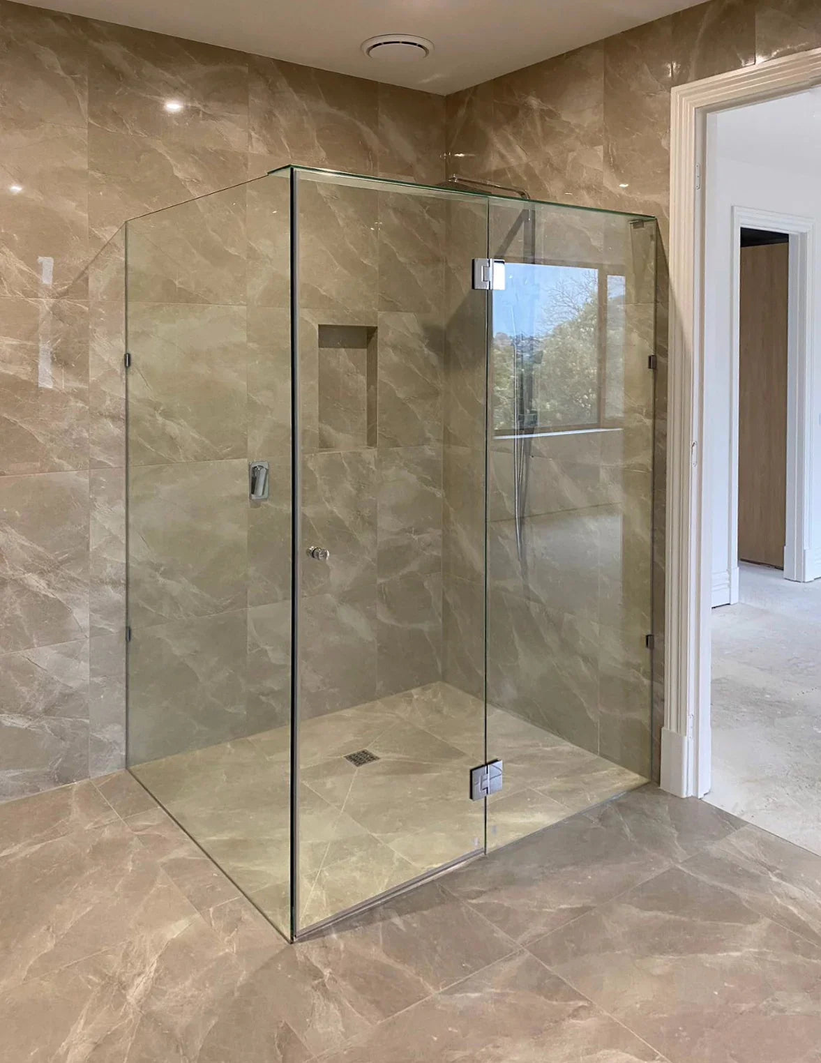 SS38 10mm Custom Frameless Shower Screen – Front & Return, 2100mm High, Chrome
