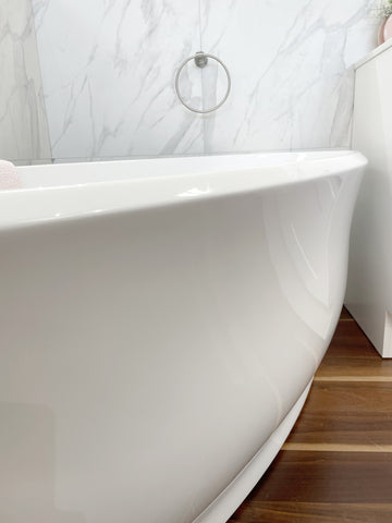 Clara Oval Freestanding Bath with Overflow 1500mm - Gloss White